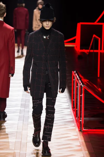 Look 24